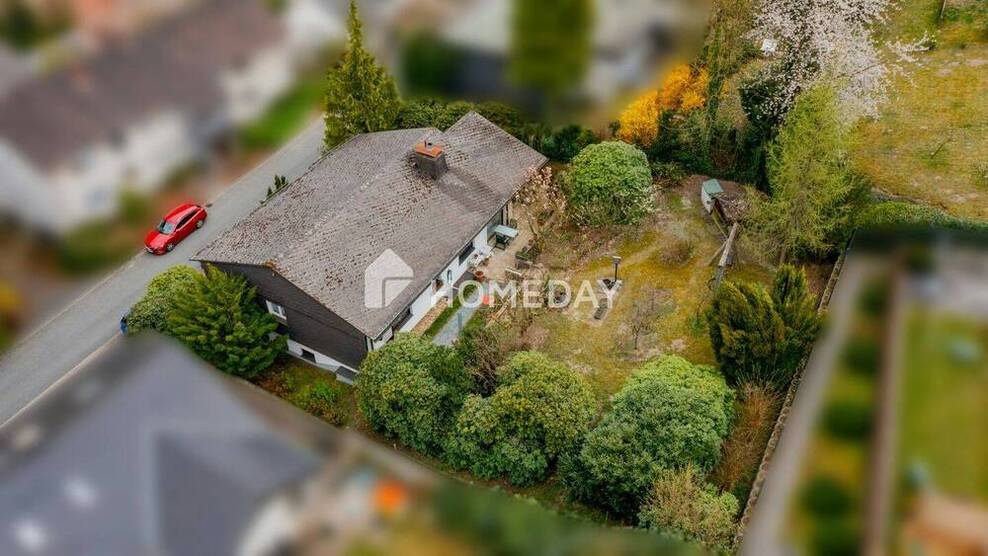 Wohnen auf dem Seltersberg - gepflegtes EFH mit 2 Vollgeschossen, Garage und Garten