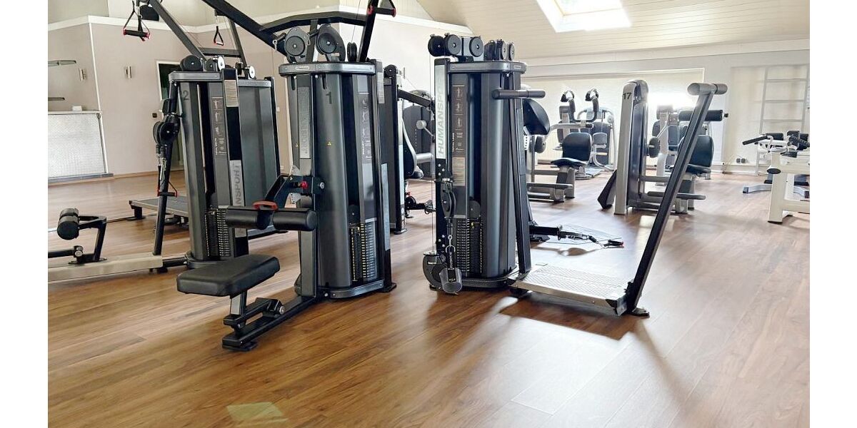 Vielseitig nutzbares Gewerbeanwesen mit großzügigem repräsentativem Wohnhaus zimmer