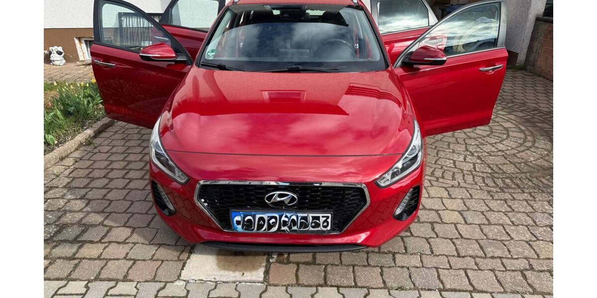 Hyundai i30 118.500 km 10.500 &euro; Hettenleidelheim 67310