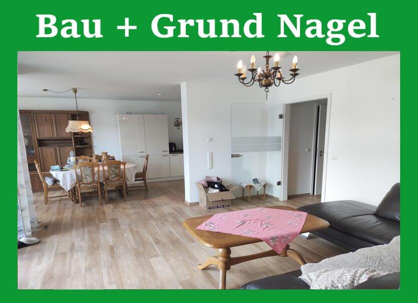Neuwertige Wohnung mit Balkon, Aufzug, Stellplatz, Keller etc. im Zentrum zimmer