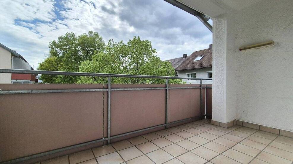 Flexible Raumgestaltung - sanierungsbedürftige 3- oder VierZimmerwohnung in Ludwigsburg-Ost