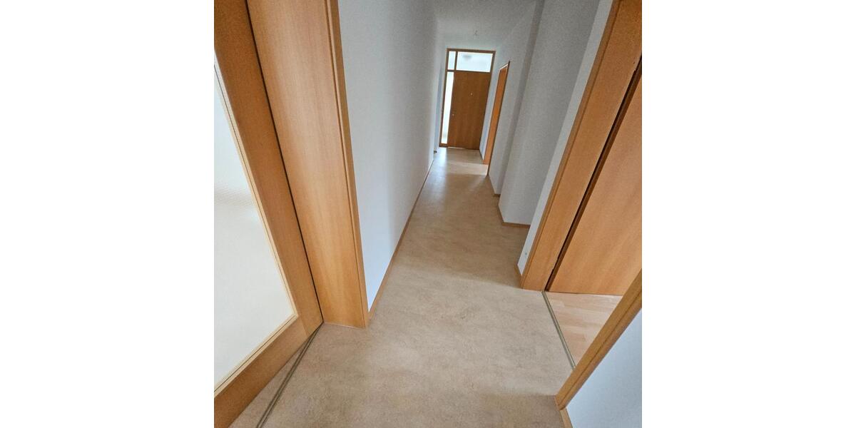 Etagenwohnung Deggendorf - 4 Zimmer, 115 m&sup2;, 1.100&euro; | Angebot:26413727