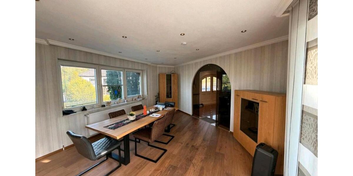 Villa Eschwege - 8 Zimmer, 300 m&sup2;, 675.000&euro; | Angebot:26404791