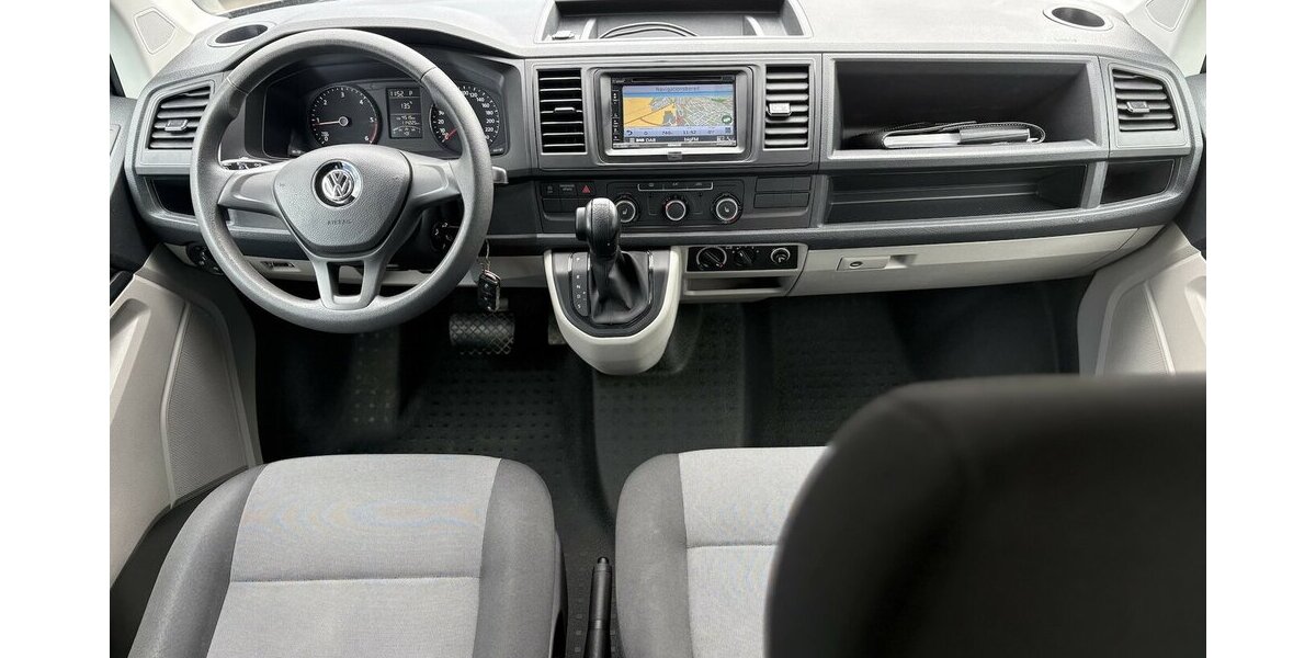 VW T6 Transporter Kasten 9-SITZER/AHK/NAVI/KAMERA 114.224 km 24.900 &euro; Villingen-Schwenningen 78054
