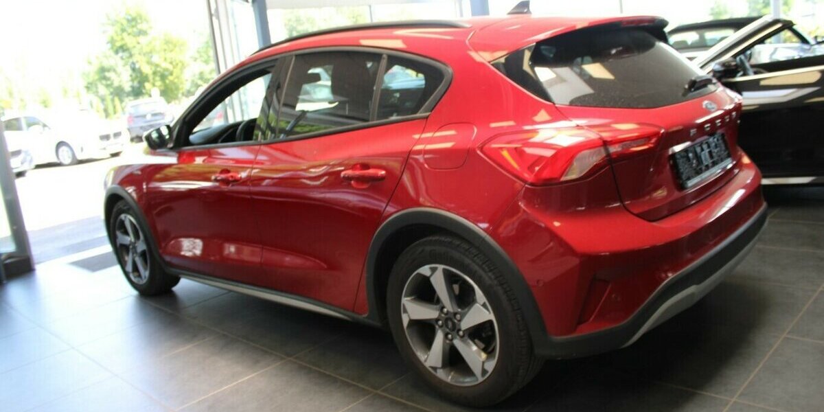 Ford Focus 1.0 EcoBoost Hybrid ACTIVE X 54.860 km 14.980 &euro; Euskirchen 53881