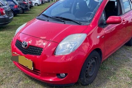 Toyota Yaris 246.000 km 1.990 € Chemnitz 09114