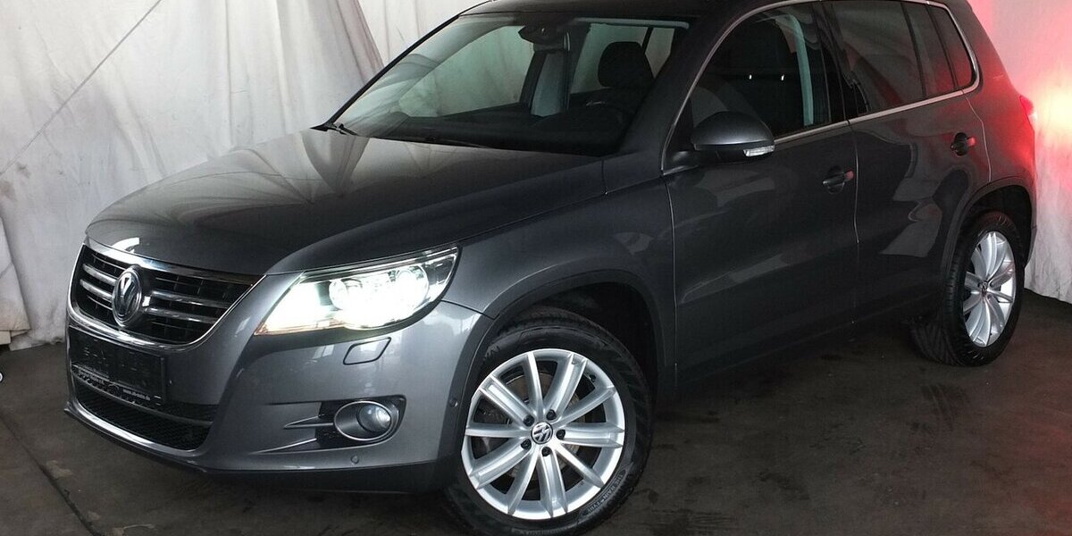 VW Tiguan TEAM orig.ATM ca 52 tkm XENON AHK PARKPILOT 112.432 km 10.450 &euro; Köln 50858
