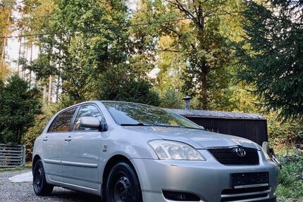 Toyota Corolla 117.000 km 2.300 &euro; Hohenstein-Ernstthal 09337