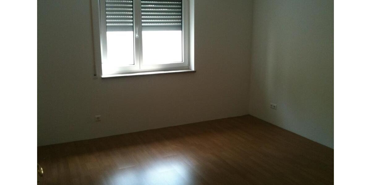 Erdgeschoßwohnung Cham - 4 Zimmer, 95 m&sup2;, 359.000&euro; | Angebot:27017932