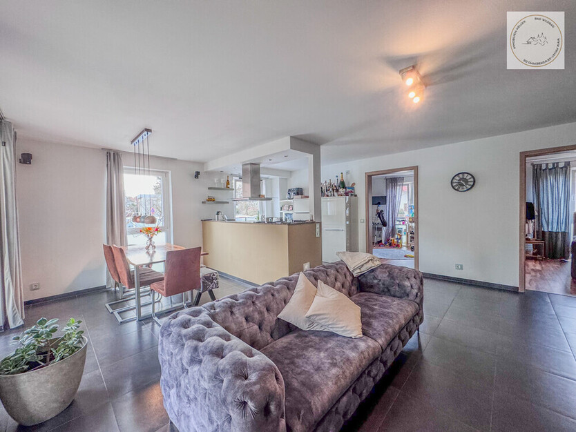 Moderne Wohnung mit schönem großem Garten!