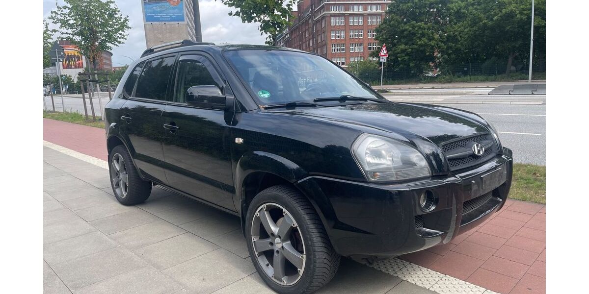 Hyundai TUCSON 219.000 km 1.950 &euro; Hamburg 20097