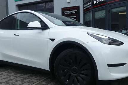 Tesla Model Y 27.233 km 36.400 &euro; Berlin 13156