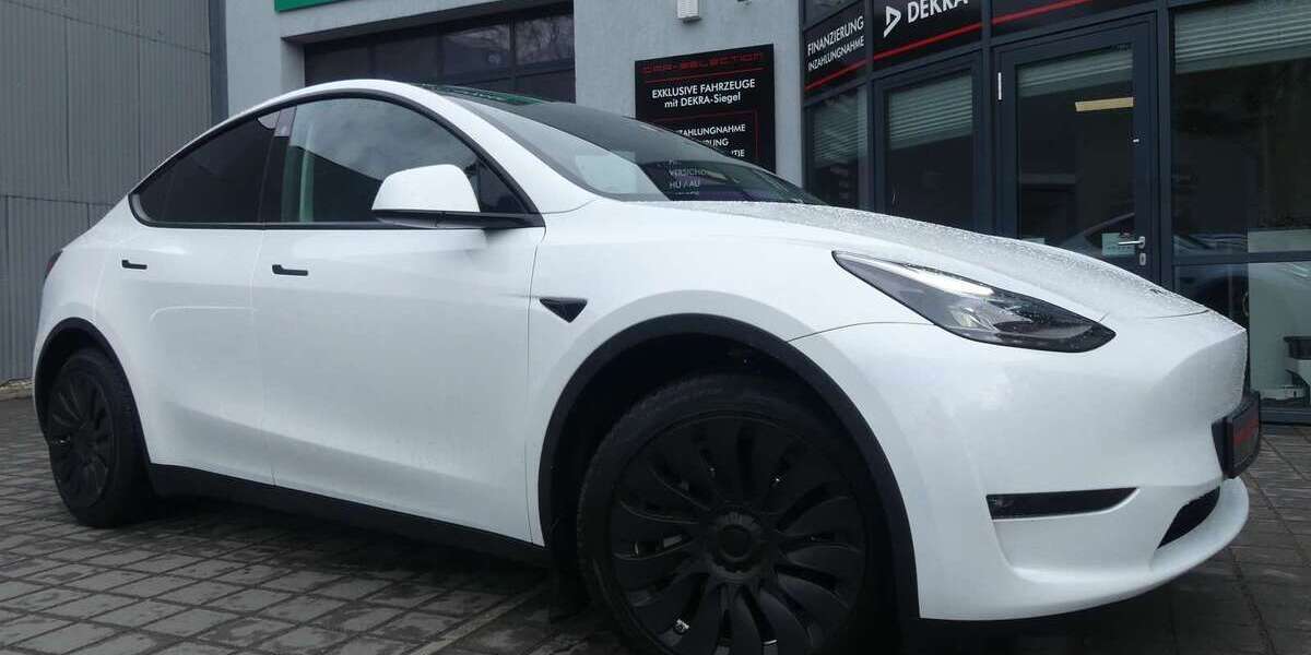 Tesla Model Y 27.233 km 36.400 &euro; Berlin 13156