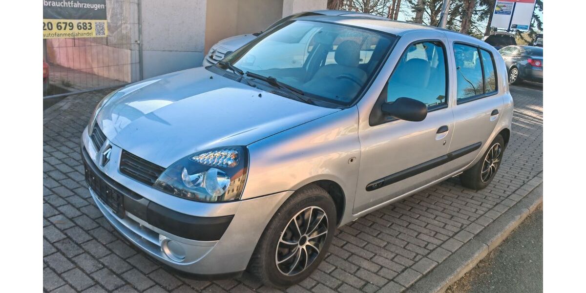 Renault Clio 97.000 km 1.990 &euro; Umpferstedt 99441