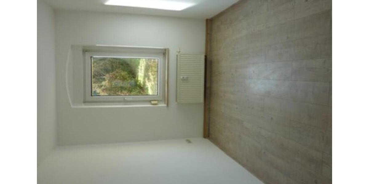 Etagenwohnung Teuchern - 2 Zimmer, 62 m&sup2;, 375&euro; | Angebot:24253560