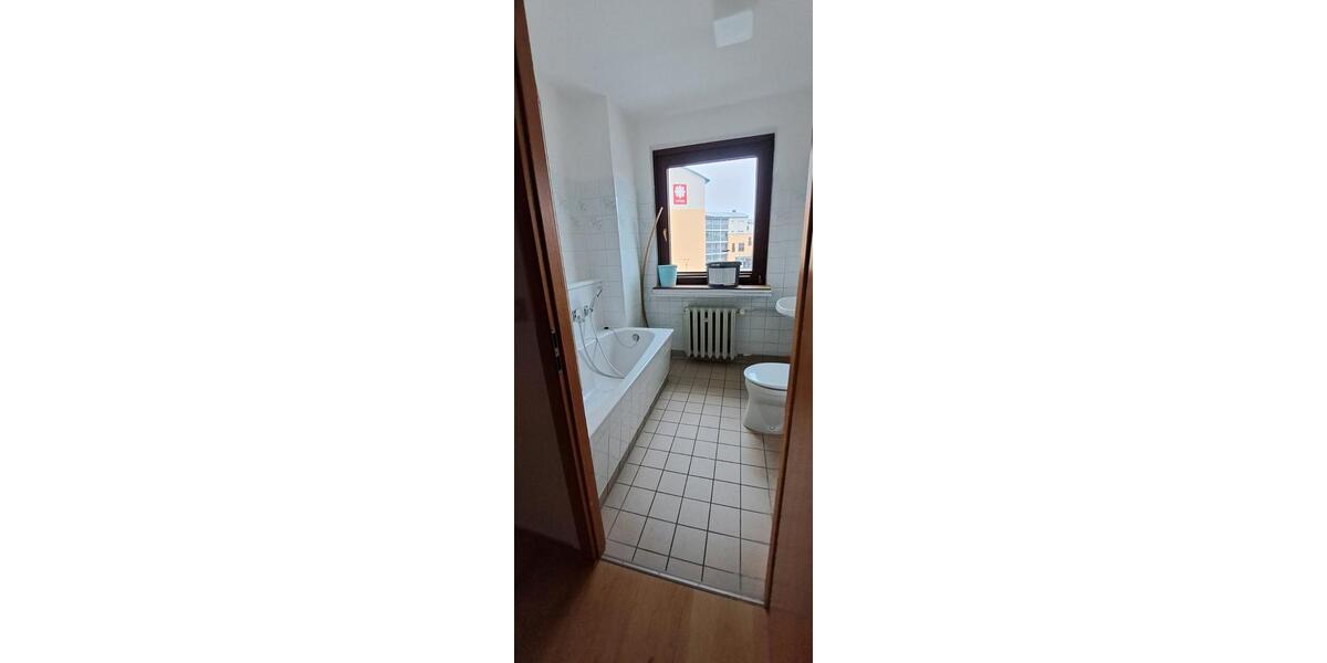 Etagenwohnung Neubrandenburg - 3 Zimmer, 83 m&sup2;, 890&euro; | Angebot:26251259