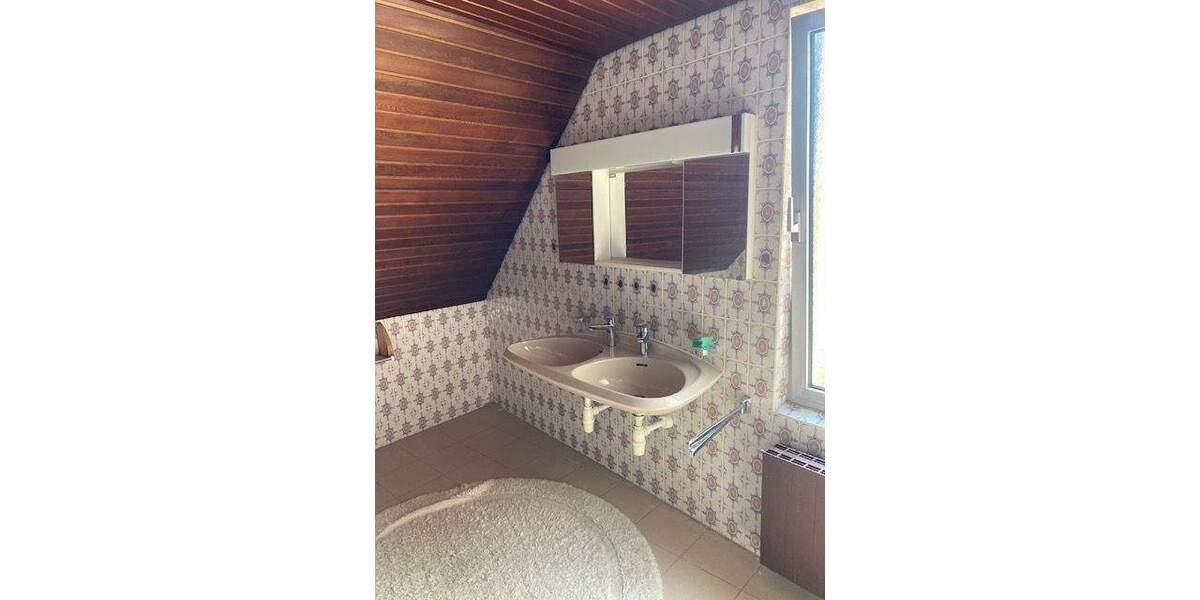 Mehrfamilienhaus, Wohnhaus Zell a. Main - 9 Zimmer, 229 m&sup2;, 365.000&euro; | Angebot:26804779