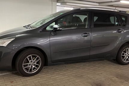 Toyota Verso 70.000 km 12.500 &euro; Hamburg 22081
