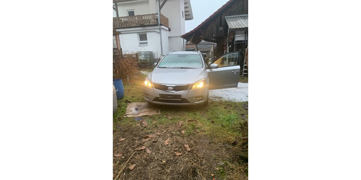 Kia Ceed 91.000 km 3.200 &euro; Wehr 79664