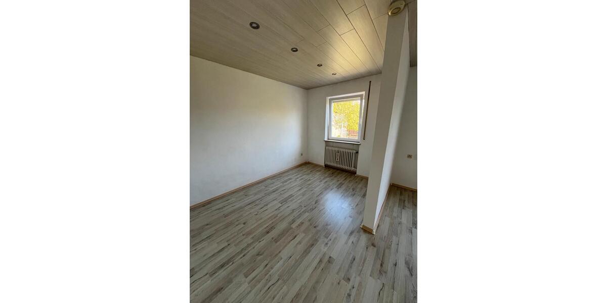 Erdgeschoßwohnung Langenzenn - 4 Zimmer, 106 m&sup2;, 850&euro; | Angebot:26315195