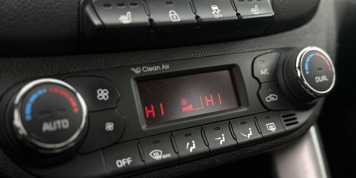 Kia Ceed 1.4 TSI Dream Team KAMERA/NAVI/SHZ/LENKHZ 64.779 km 8.900 &euro; Villingen-Schwenningen 78054