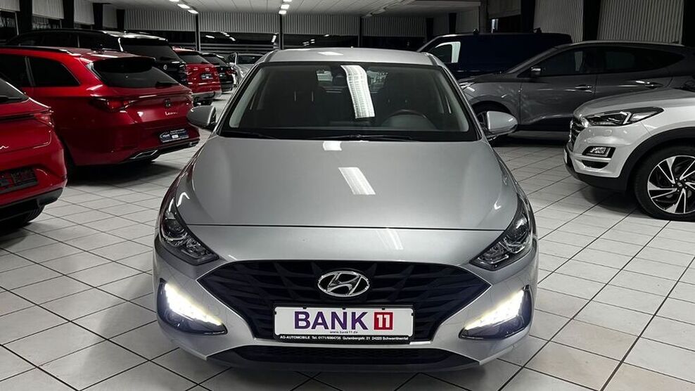 i30
