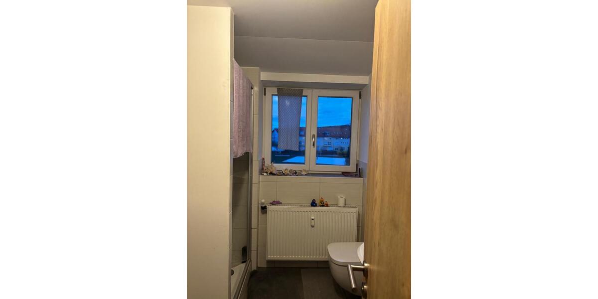 Dachgeschoßwohnung Schwandorf - 3 Zimmer, 98 m&sup2;, 925&euro; | Angebot:26635442