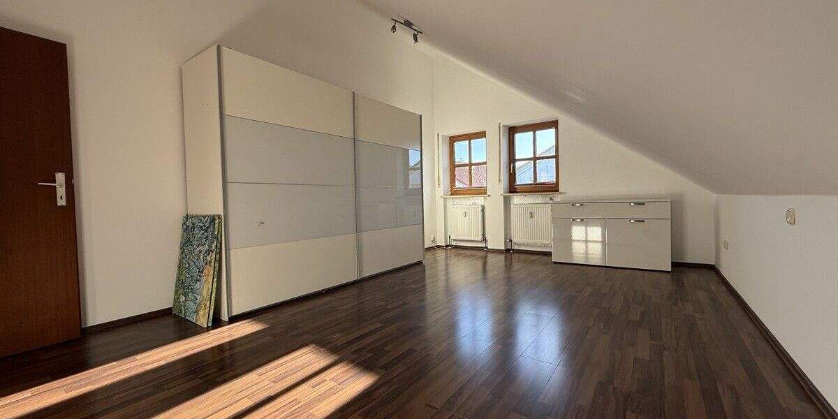 Etagenwohnung Nittendorf - 5 Zimmer, 112 m&sup2;, 299.000&euro; | Angebot:23972758