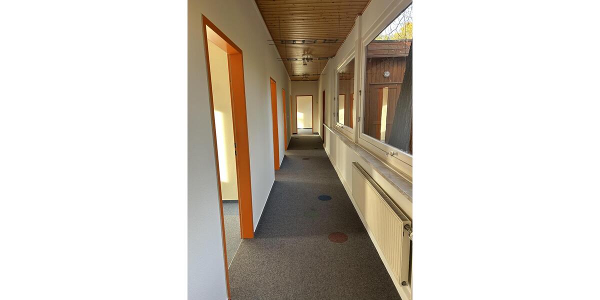 Büros mit kleiner Halle zimmer