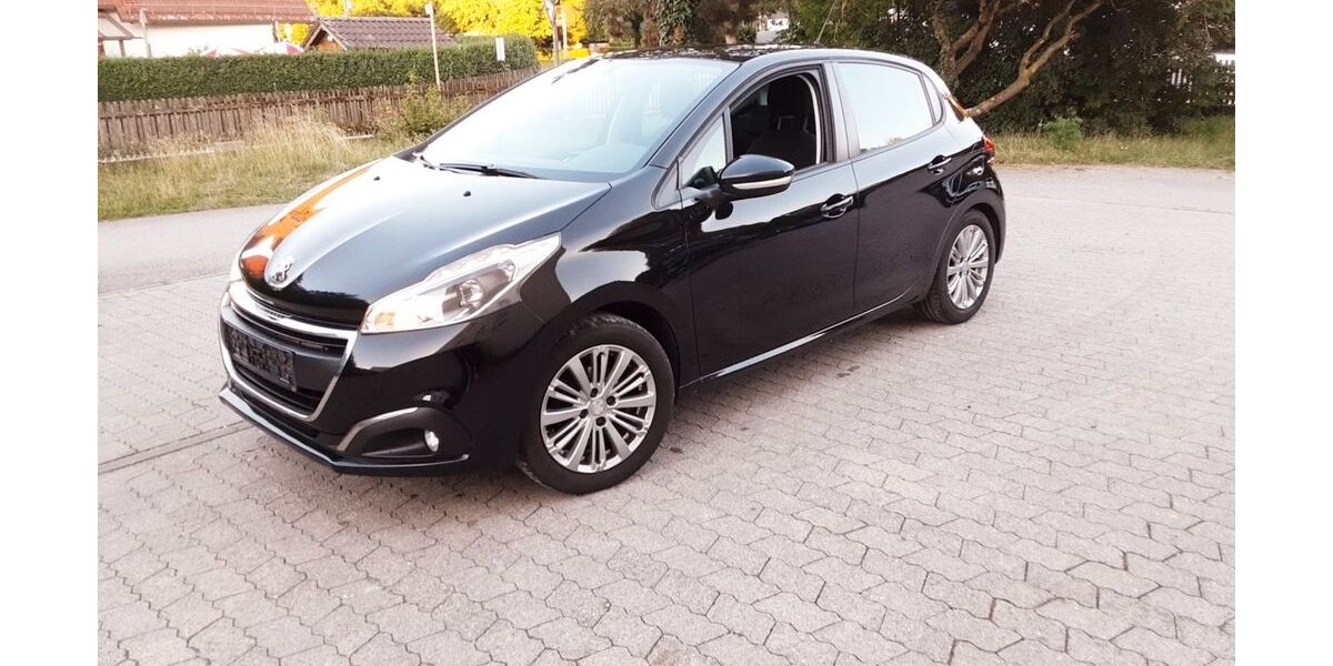 Peugeot 208 143.990 km 4.150 &euro; Germering 82110