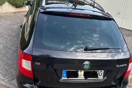 Skoda Superb 248.000 km 4.450 &euro; Offenbach 63069