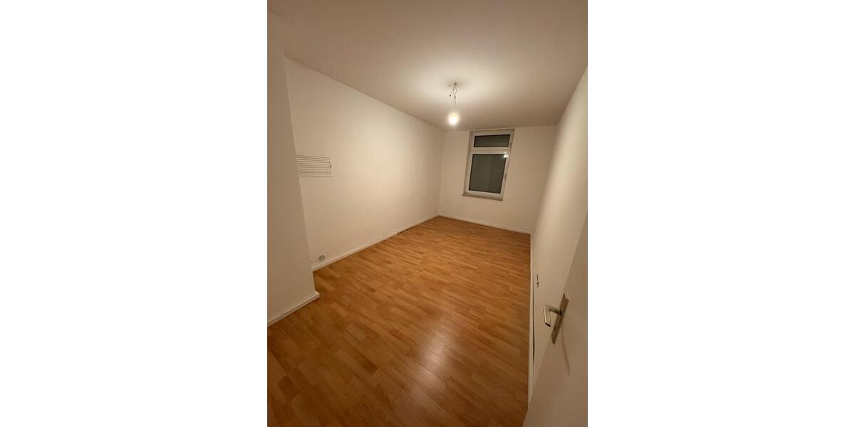 Erdgeschoßwohnung Burg - 4 Zimmer, 130 m&sup2;, 820&euro; | Angebot:26409641