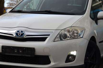 Toyota Auris 249.511 km 6.890 € Düsseldorf 40599