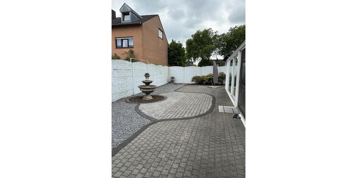 Bungalow Hückelhoven - 6 Zimmer, 195 m&sup2;, 1.999&euro; | Angebot:26520999