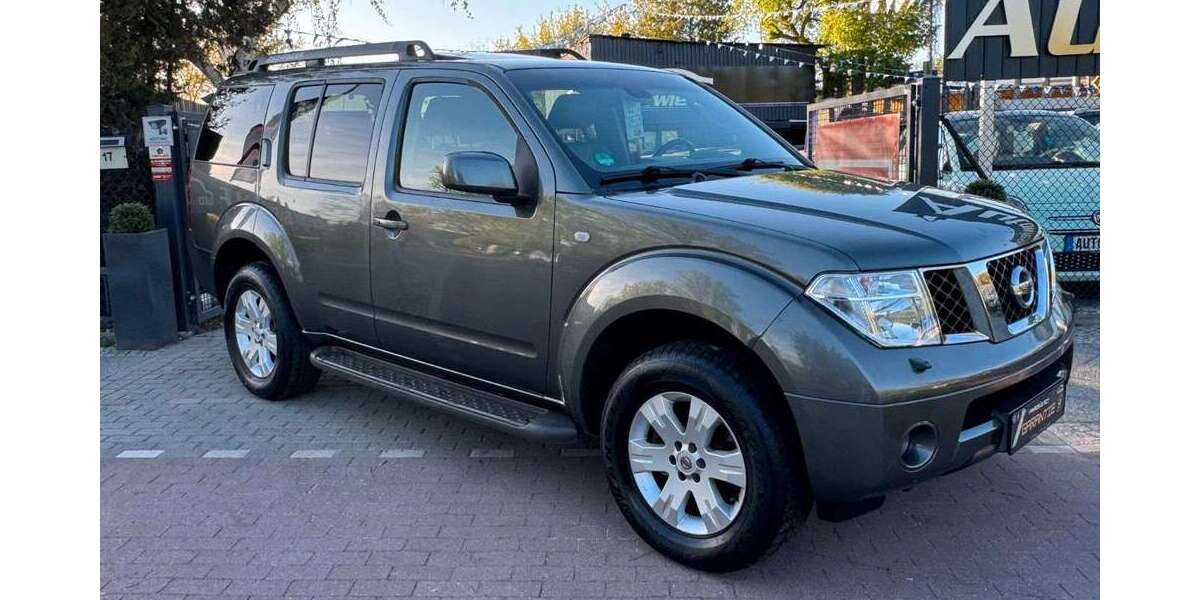 Nissan Pathfinder 187.620 km 11.990 &euro; Berlin 13127