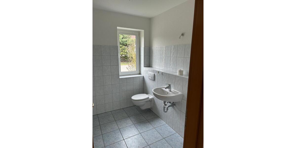 Etagenwohnung Cottbus Merzdorf - 4 Zimmer, 120 m&sup2;, 1.350&euro; | Angebot:26441434