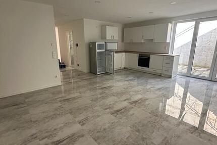 Wohnung Brackenheim - 3 Zimmer, 87 m&sup2;, 1.200&euro; | Angebot:25392229