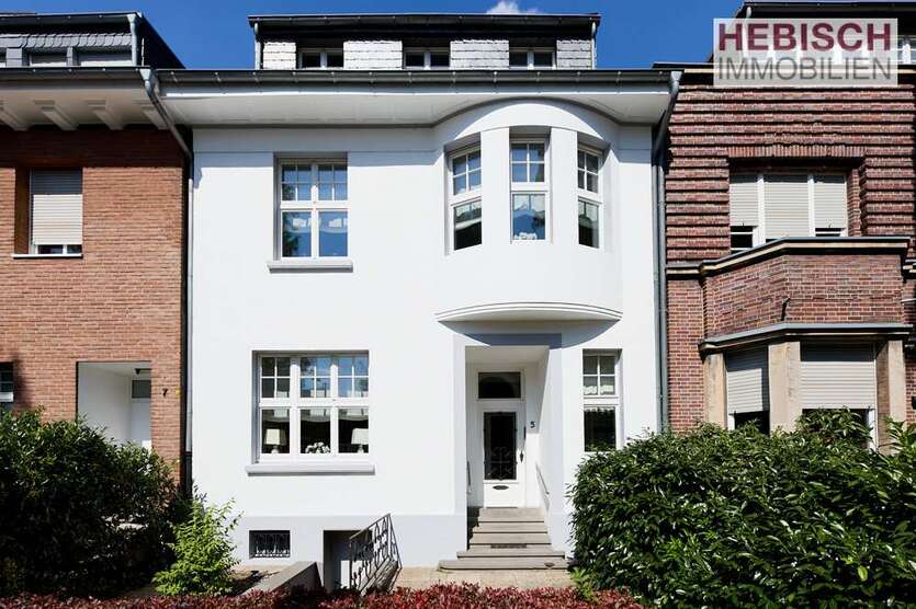 Haus zum Kaufen in Krefeld 575.000 € 154.57 m² 6 zimmer