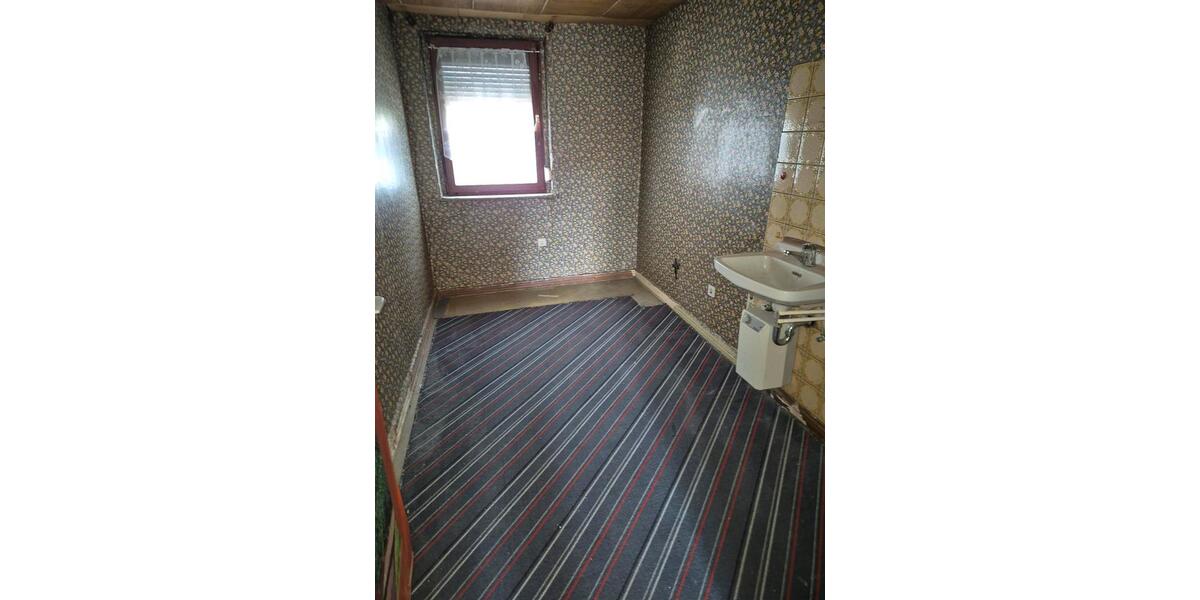 Reihenhaus Gudensberg - 7 Zimmer, 115 m&sup2;, 75.000&euro; | Angebot:27029289