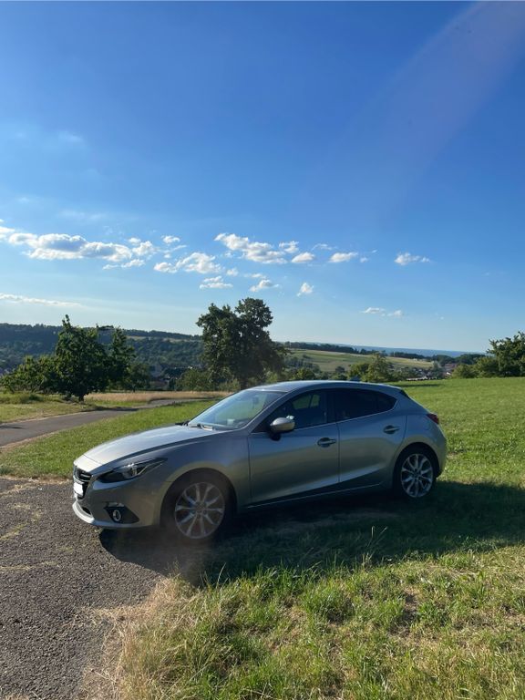 Mazda 3 110.000 km 13.500 € Hechingen 72379