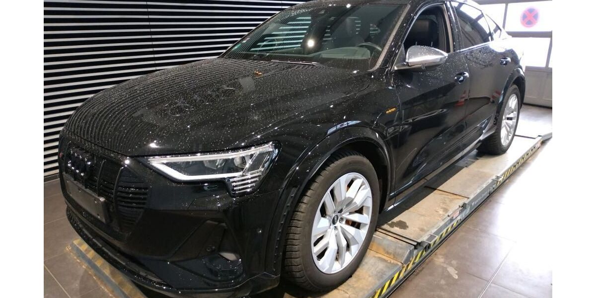 Audi e-tron 35.307 km 42.880 &euro; Hagen 58091