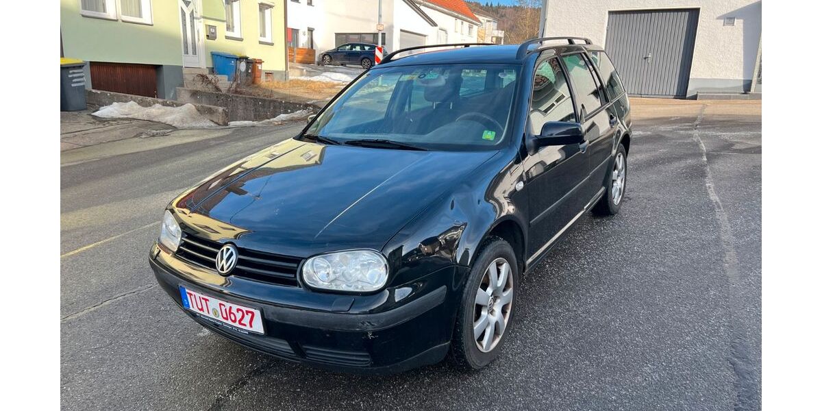 VW Golf 316.000 km 2.400 &euro; Wehingen 78564