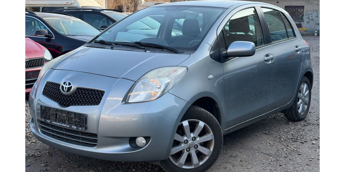 Toyota Yaris 123.000 km 3.450 &euro; Berlin 10245