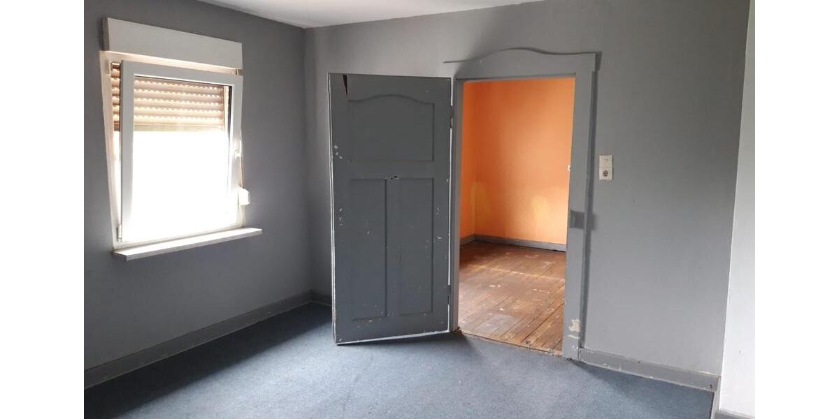 Einfamilienhaus Völklingen - 7 Zimmer, 120 m&sup2;, 85.000&euro; | Angebot:27135159
