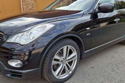 INFINITI QX50 180.000 km 17.987 € Gelsenkirchen 45884