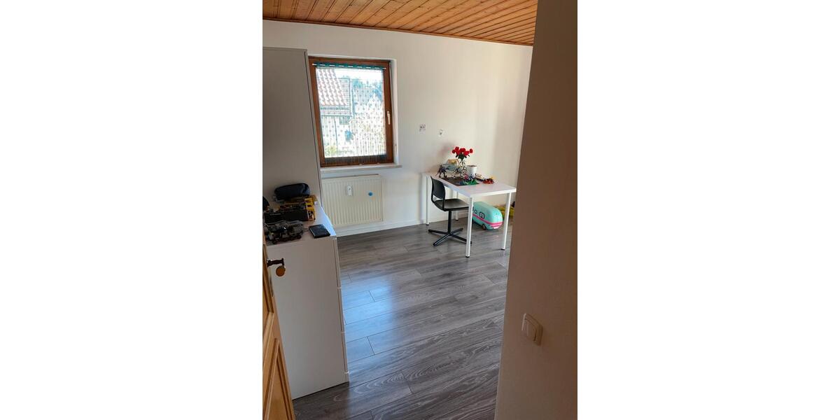 Erdgeschoßwohnung Schöfweg - 5 Zimmer, 165 m&sup2;, 1.100&euro; | Angebot:26413845