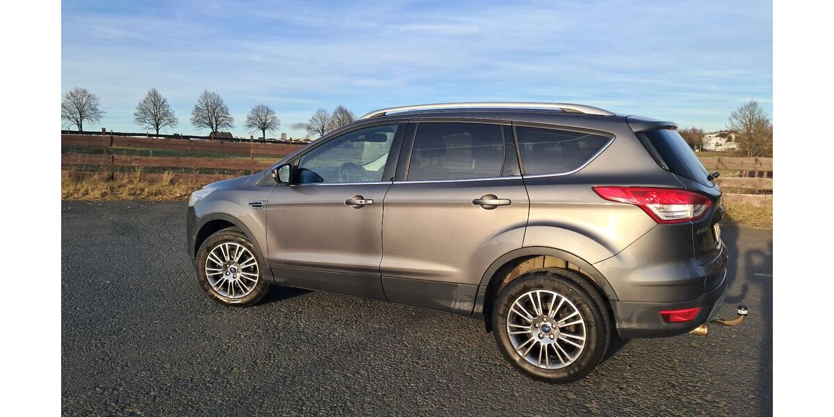 Ford Kuga 99.000 km 9.800 &euro; Straßenhaus 56587