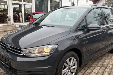 VW Touran 59.200 km 25.990 &euro; Ismaning 85737