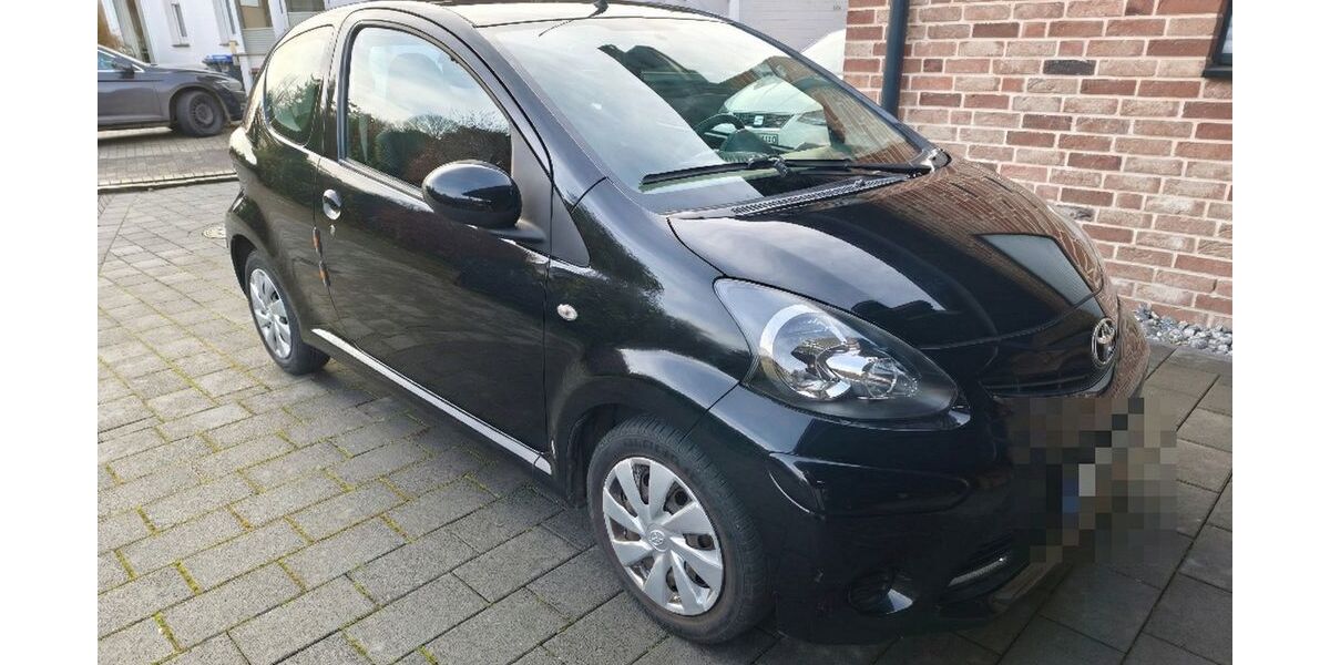 Toyota Aygo (X) 74.500 km 4.600 &euro; Gütersloh 33332