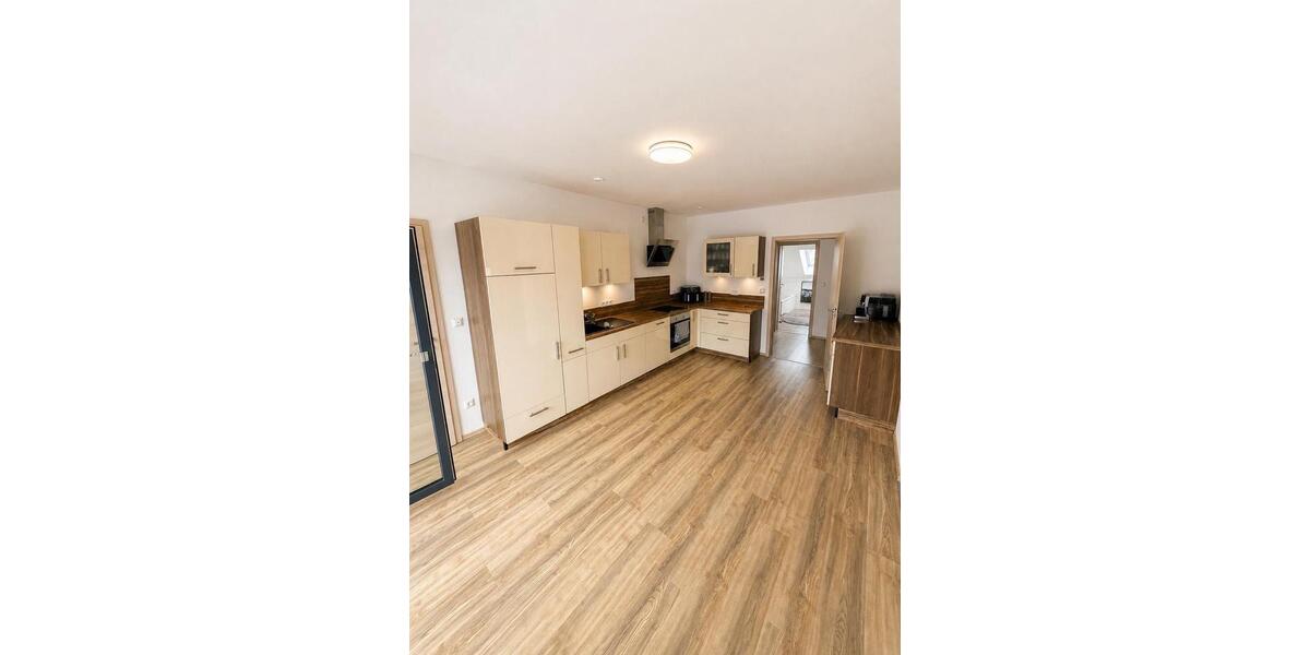 Dachgeschoßwohnung Ebermannsdorf - 4 Zimmer, 114 m&sup2;, 330.000&euro; | Angebot:26786258